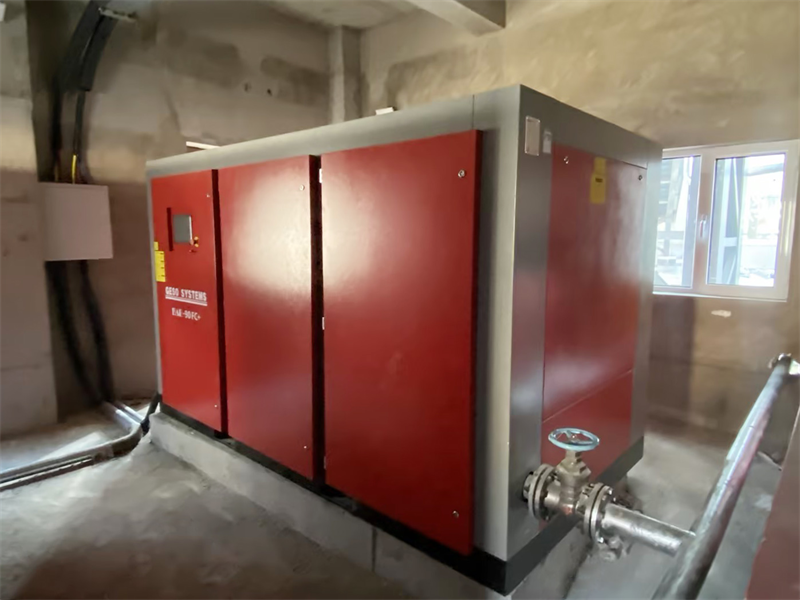 Modèle de mise à niveau du système de compresseur d'air dans l'industrie de l'instrument de précision: pratique de l'efficacité énergétique de première classe du Geso BAE-90FC + britannique +