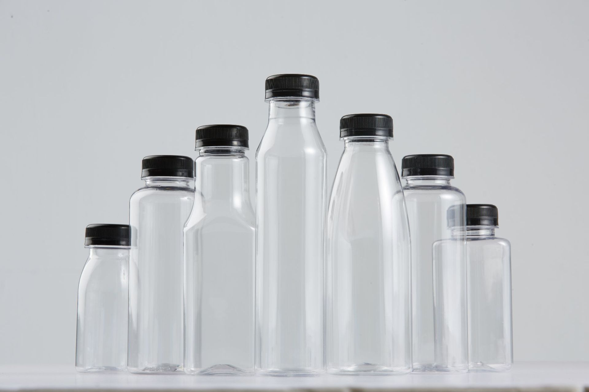 Applications des compresseurs à vis sans huile dans la fabrication de bouteilles PET : garantir une production d'air comprimé propre et fiable
